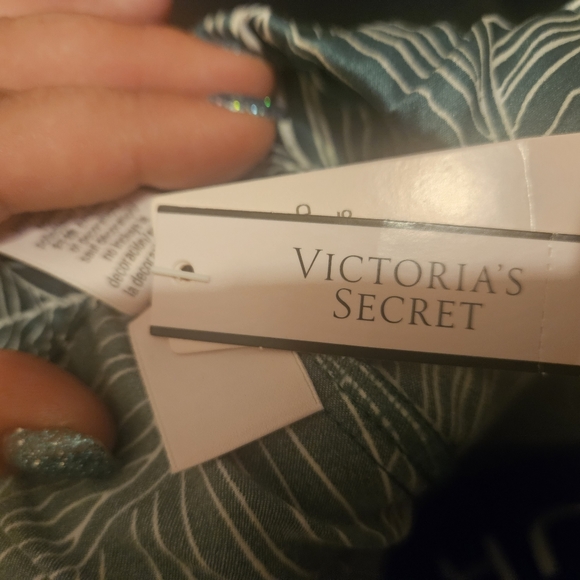 Victoria's Secret Sleep Shorts - Picture 3 of 3